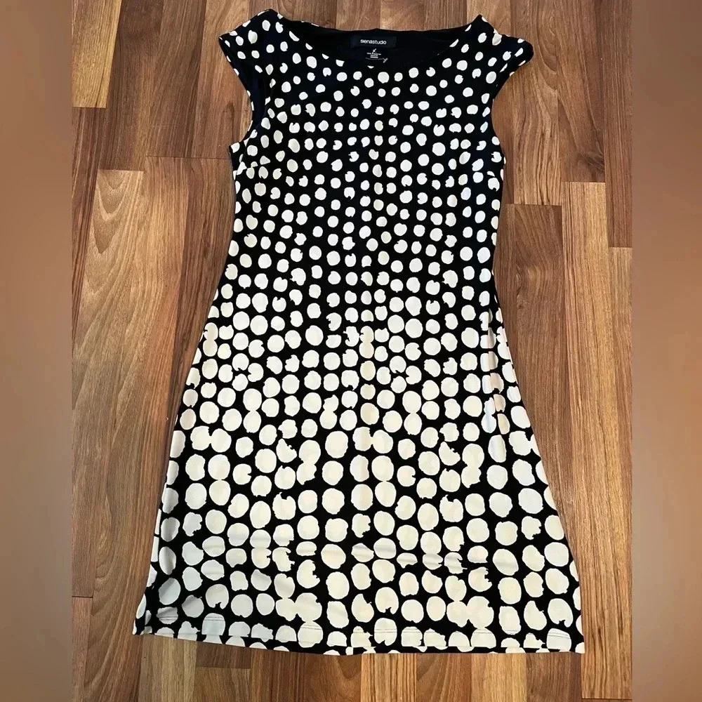 Cute dress polka dot sleeveless new